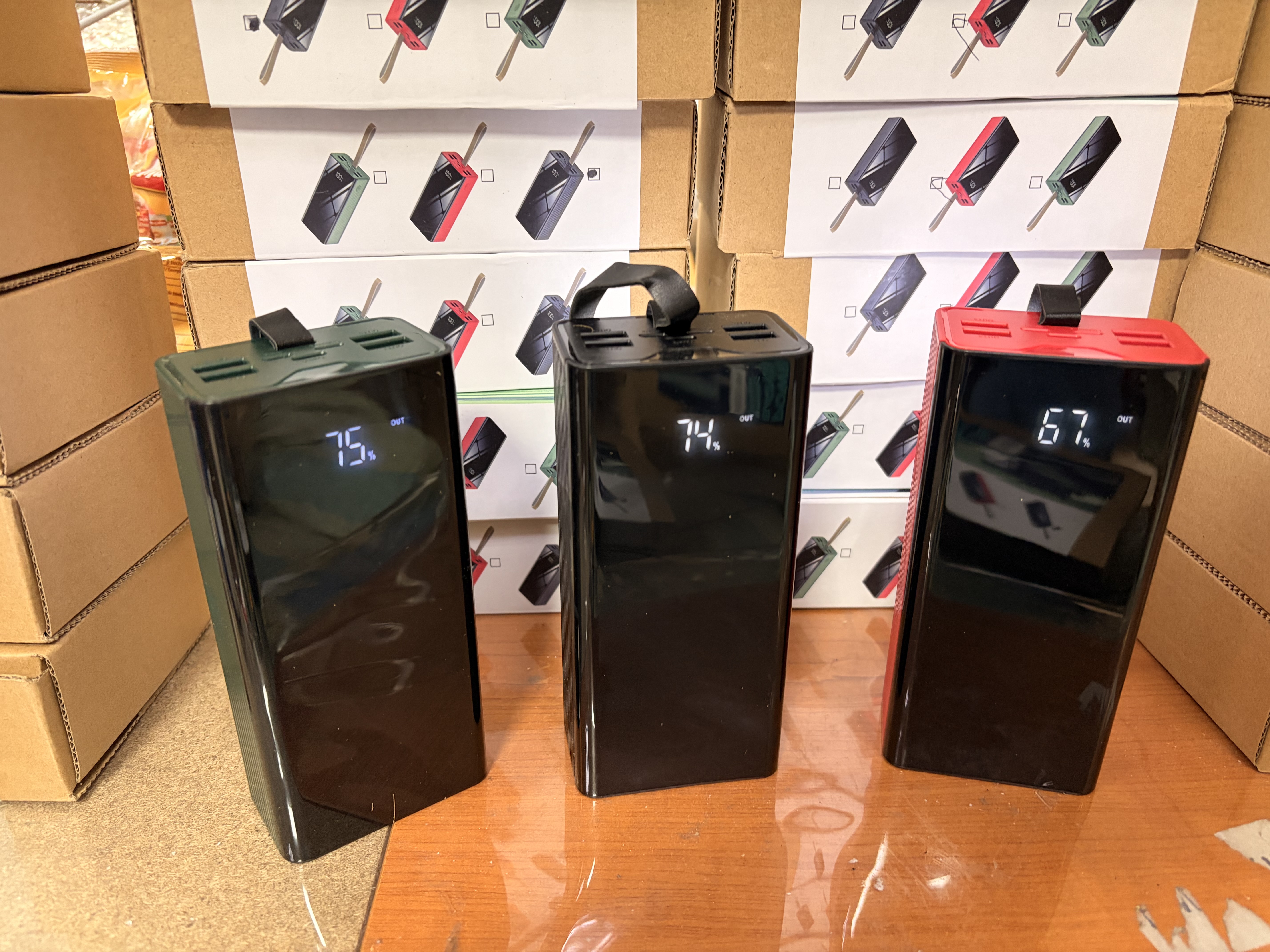 Power bank Повербанк40000 мА·рік з LED-дисплеєм та вбудованими кабелями