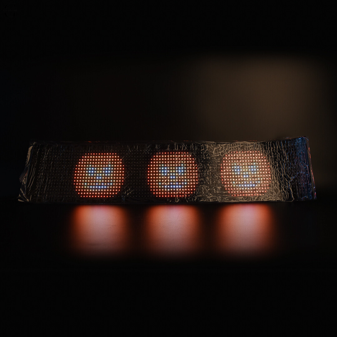 Гнучкий водонепроникний LED дисплей 12×60 з Bluetooth, керуванням та Type-C живленням 
